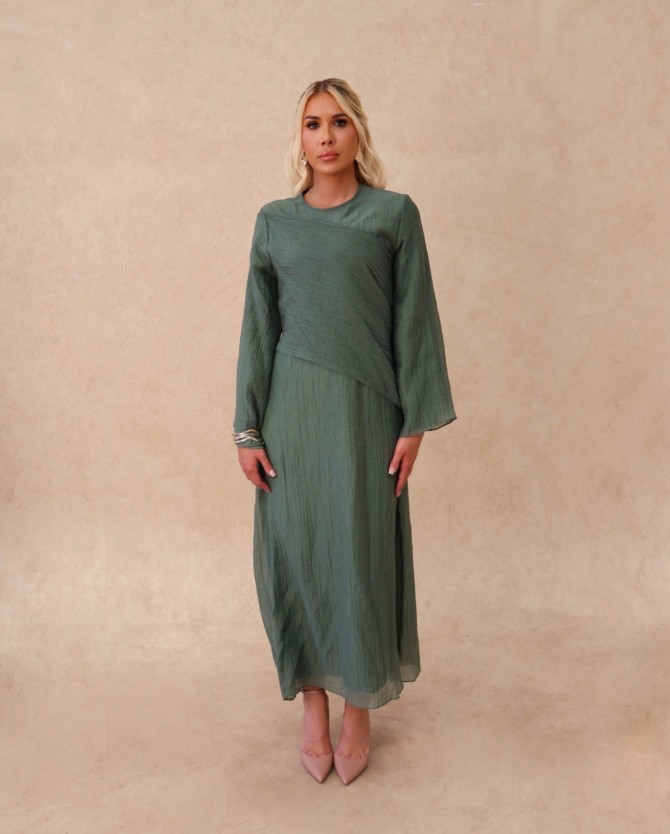 Mona 2.0 - Maxi Cape Dress