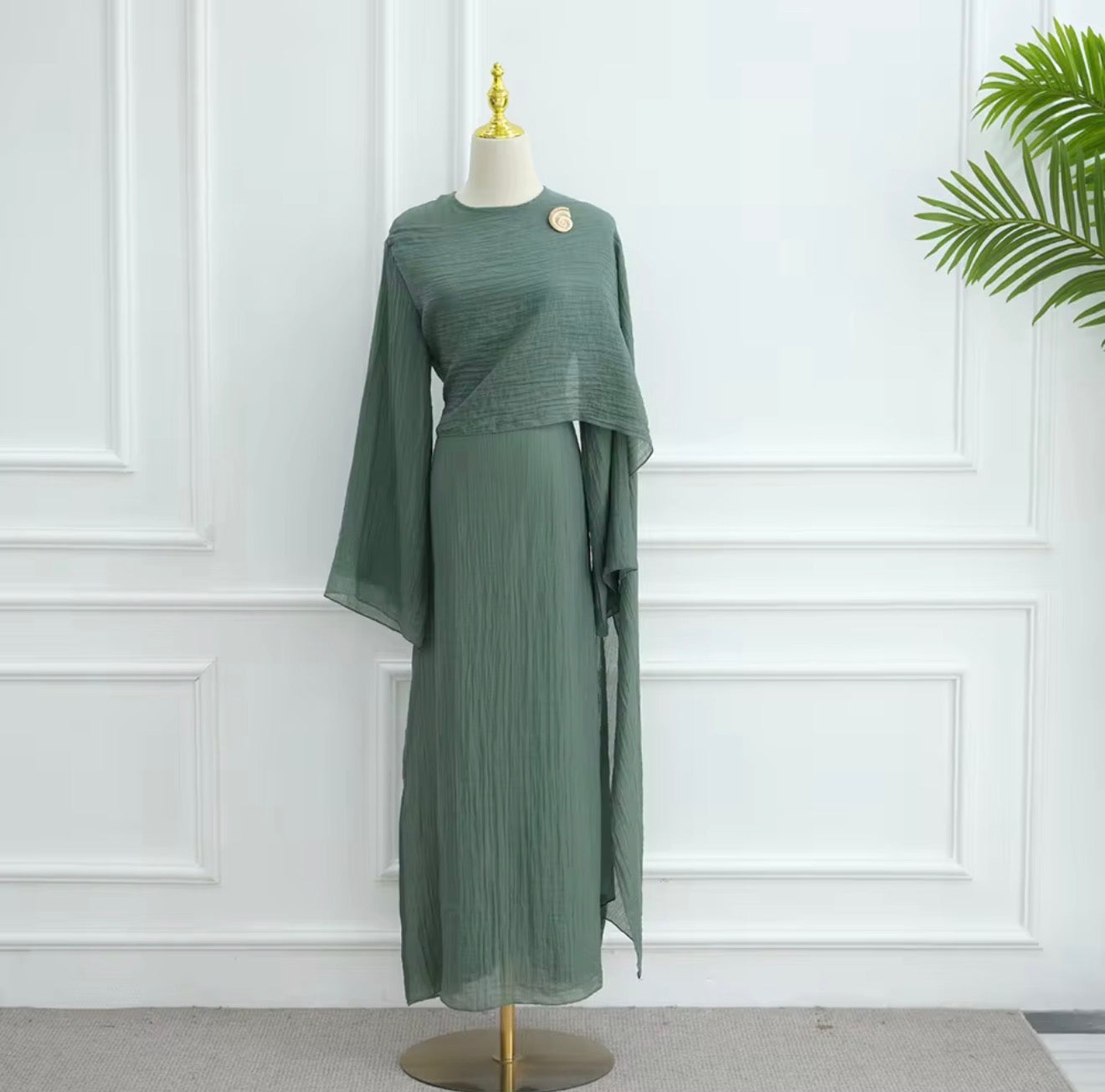 Mona 2.0 - Maxi Cape Dress